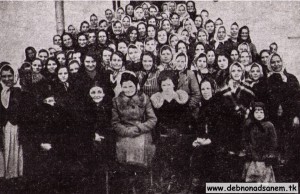 Koło Gospodyń z Dębna 1941 r. (zdjęcie ze zbiorów Mariusza Moszkowicza przekazane przez Romana Bazylewicza)     